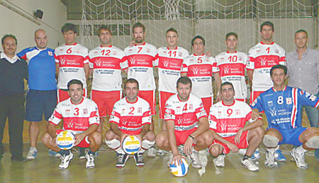 El miércoles Morón enfrenta a un rival directo por el ascenso